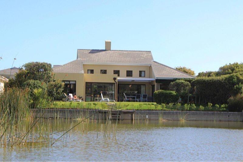 To Let 3 Bedroom Property for Rent in Lake Michelle Western Cape